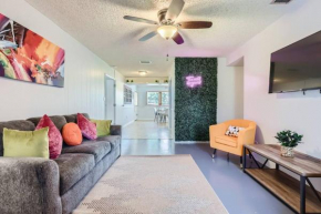 Spacious Tampa Haven - Games - Pool - 7-15 min From ALL